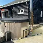 Hébergement de vacances Nordic-style Summer House With Private