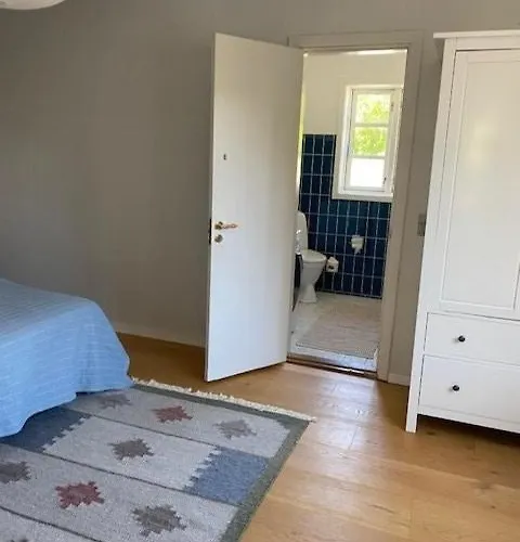 Semesterbostad Nordic-style Summer House With Private Frorup